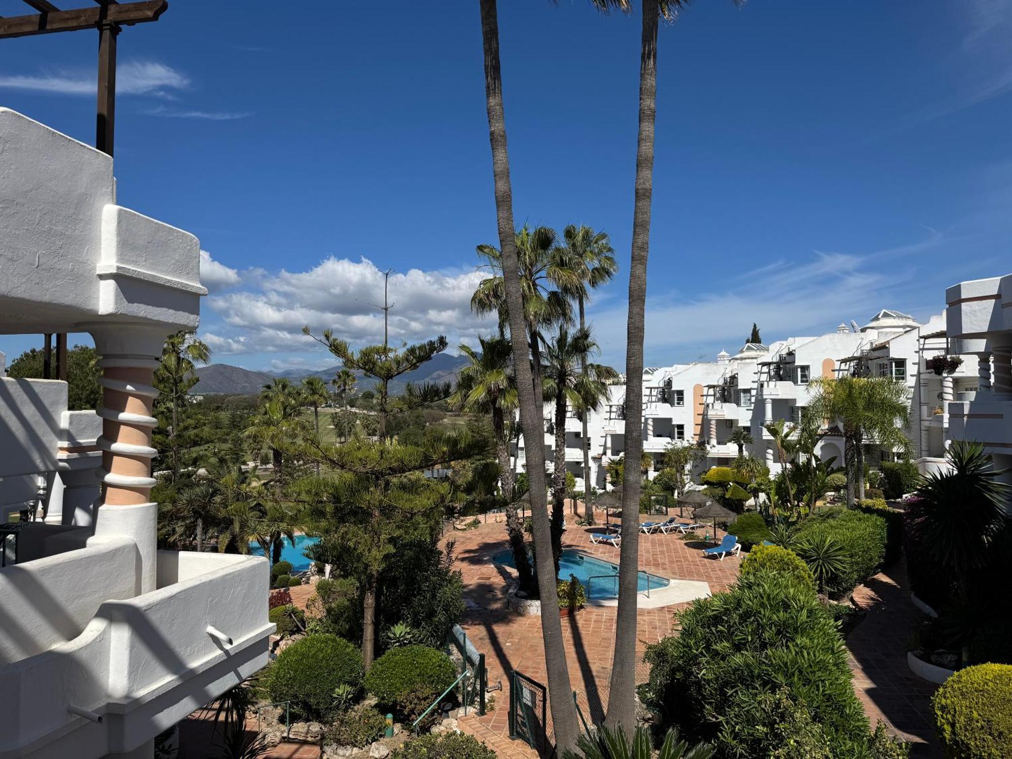 Flat In Matchroom Golf Pool Apartment *