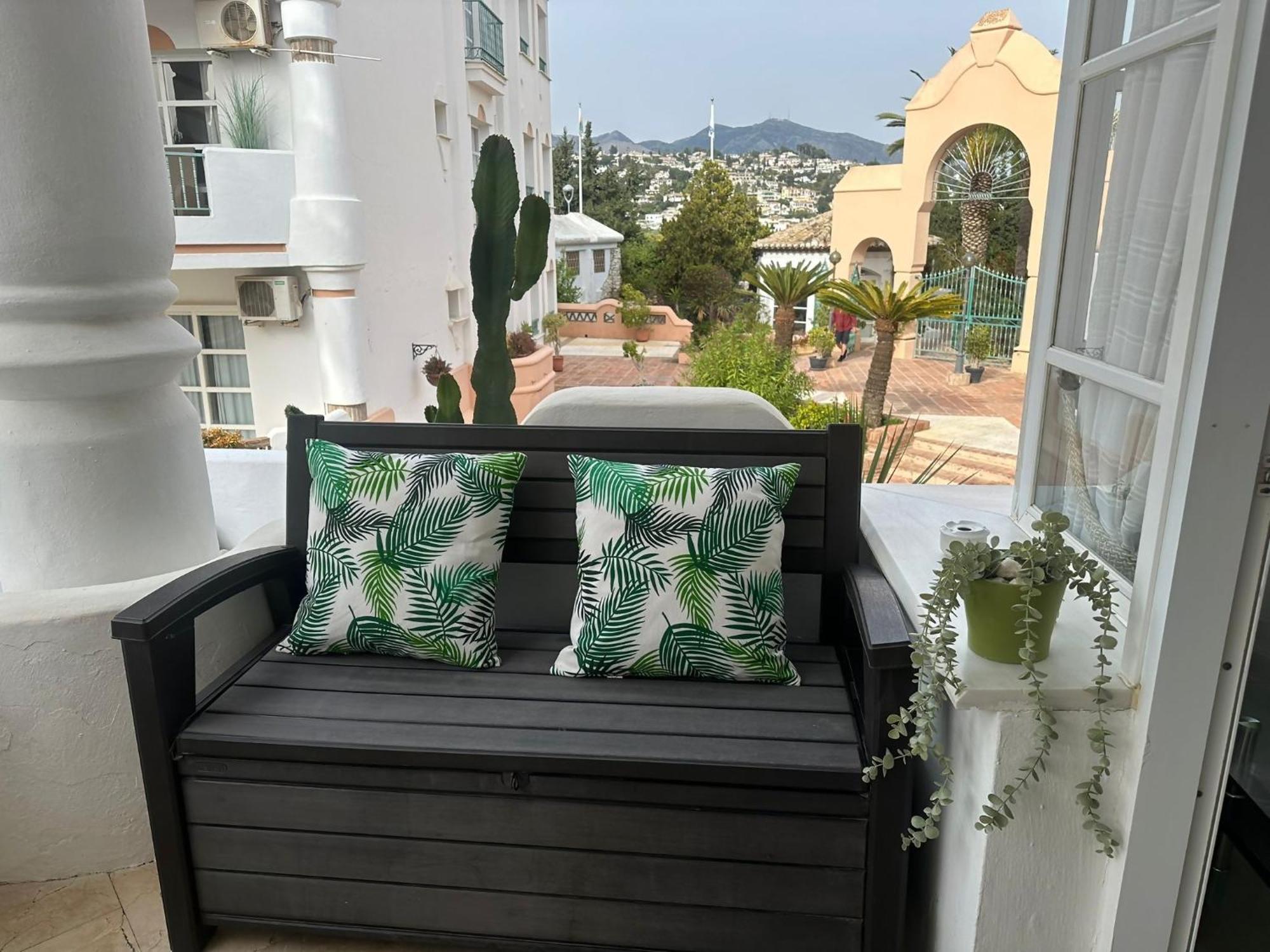 Flat In Matchroom Golf Pool Apartamento *